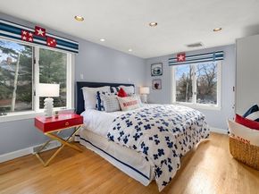 2 Rolleston Rd, Marblehead MA 01945