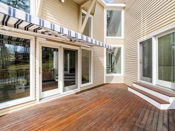 2 Rolleston Rd, Marblehead MA 01945