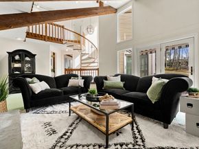 2 Rolleston Rd, Marblehead MA 01945