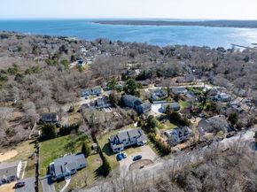 78-82 Church St, Mattapoisett MA 02739