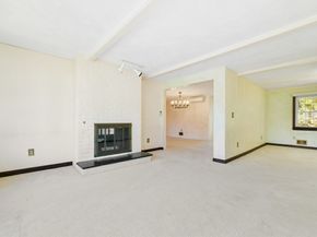 72 Stivaletta Dr, Dedham MA 02026