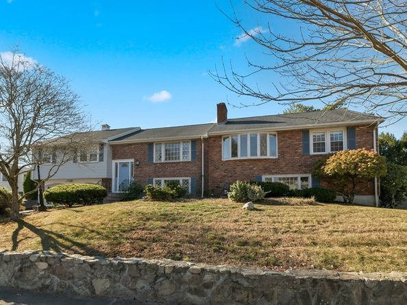 72 Stivaletta Dr, Dedham MA 02026