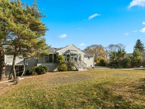 72 Stivaletta Dr, Dedham MA 02026