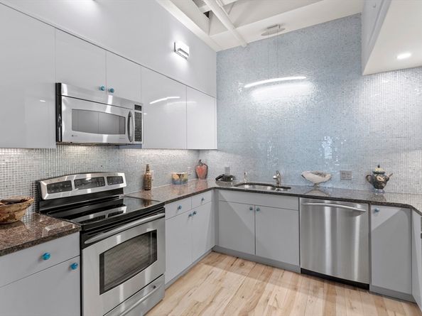 111 Beach St 3E, Boston MA 02111