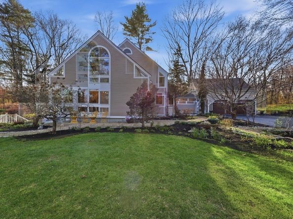 24 Parsons Road, West Newbury MA 01985