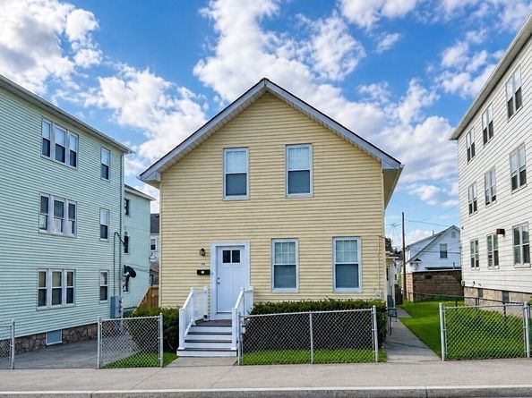 16 Caprera Rd, Worcester MA 01604