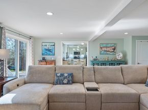 22 Fairfield Dr, Wareham MA 02571