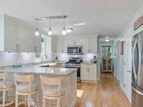22 Fairfield Dr, Wareham MA 02571