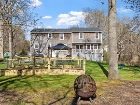 22 Fairfield Dr, Wareham MA 02571