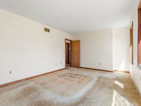 19 Orchard Ln, Holliston MA 01746