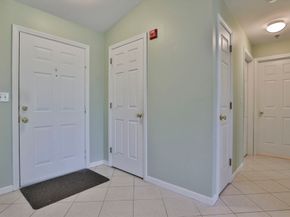 122 Eagle Dr 122, Tewksbury MA 01876