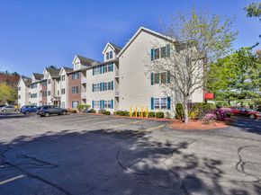 122 Eagle Dr 122, Tewksbury MA 01876
