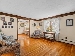 125 Indian Hill Rd, Worcester MA 01606