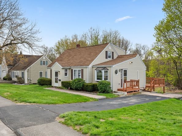125 Indian Hill Rd, Worcester MA 01606
