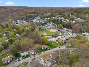 125 Indian Hill Rd, Worcester MA 01606