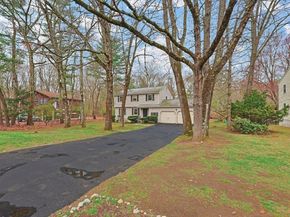 5 Montgomery Dr, Framingham MA 01701