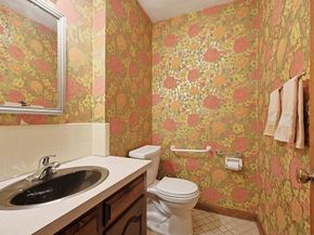 5 Montgomery Dr, Framingham MA 01701