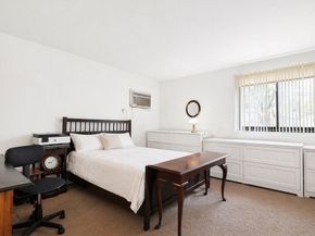 33 Paul St 24, Newton MA 02459
