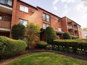 33 Paul St 24, Newton MA 02459