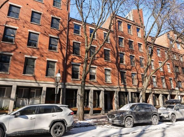 158 Commercial Street 5, Boston MA 02109