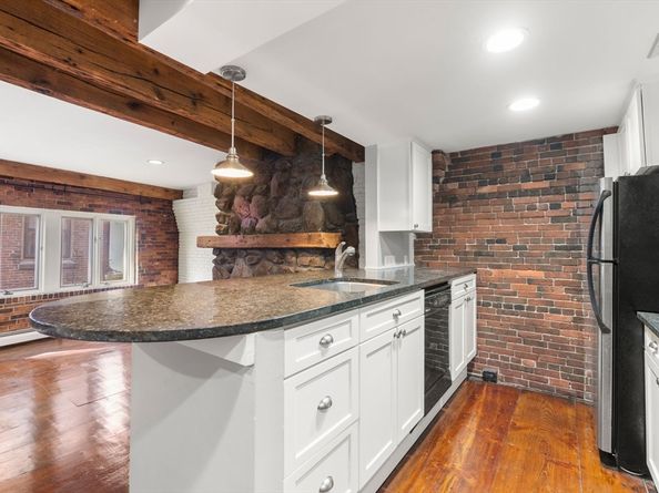 158 Commercial Street 5, Boston MA 02109