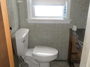 30 Hooper Rd, Dedham MA 02026