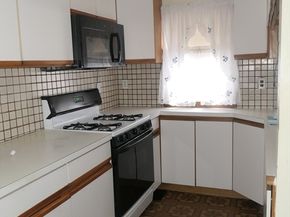 30 Hooper Rd, Dedham MA 02026