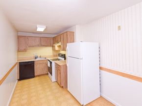39 Pleasant St B4, Northborough MA 01532