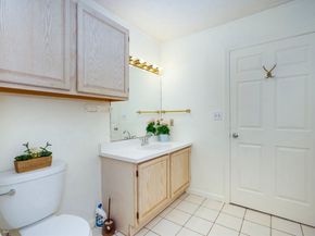 85 E Squantum St 10, Quincy MA 02171