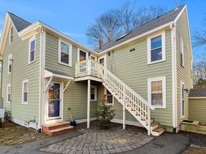 45 County St 4, Ipswich MA 01938