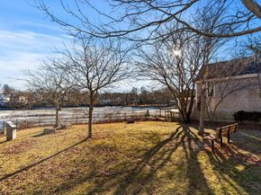 45 County St 4, Ipswich MA 01938