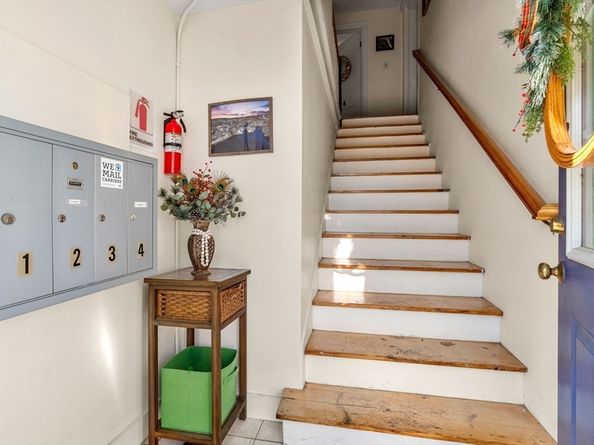 45 County St 4, Ipswich MA 01938