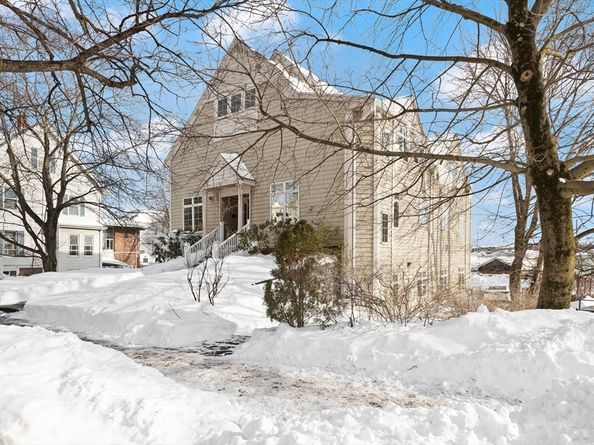 557 Salem 4, Malden MA 02148