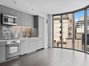 55 Lagrange St 1010, Boston MA 02116