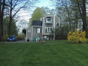 17 South Main St, Petersham MA 01366