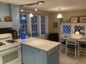 17 South Main St, Petersham MA 01366