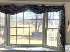 17 South Main St, Petersham MA 01366