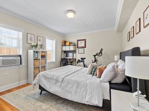 27-29 Commonwealth Ave 9, Newton MA 02467