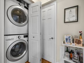 27-29 Commonwealth Ave 9, Newton MA 02467