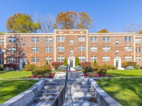 1490 Beacon St 4, Brookline MA 02446
