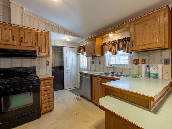 21 Fox Run, Brookfield MA 01506