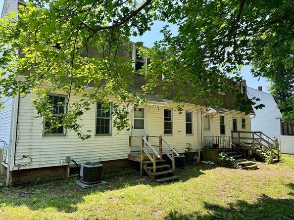 23 Trafalgar Square 23, Barre MA 01005