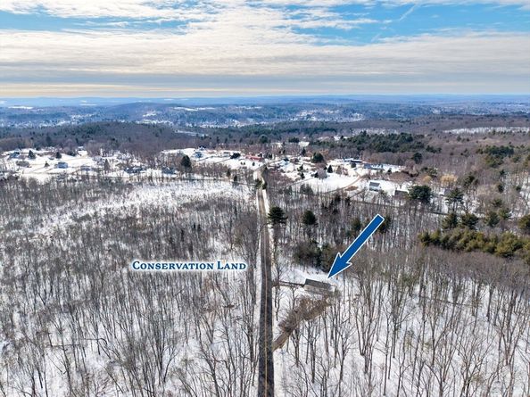 72 Nw Schoolhouse Rd, Dudley MA 01571