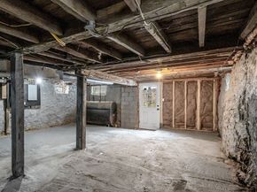72 Nw Schoolhouse Rd, Dudley MA 01571