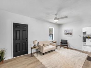72 Nw Schoolhouse Rd, Dudley MA 01571