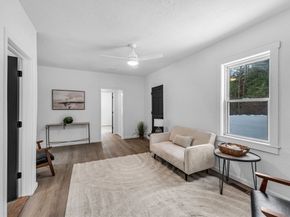 72 Nw Schoolhouse Rd, Dudley MA 01571