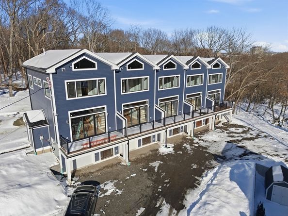 59 Packards Ln 1, Quincy MA 02169