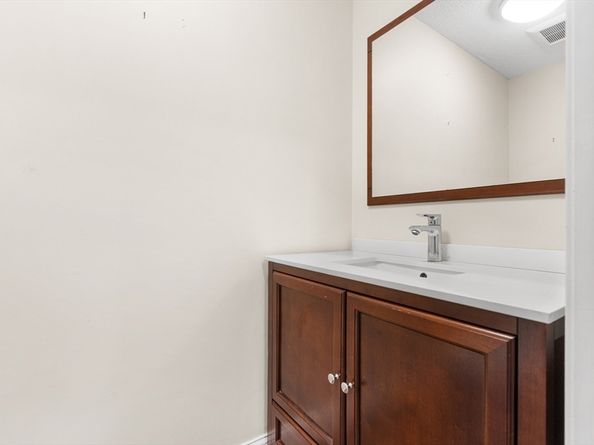 14 Williams C17, Danvers MA 01923