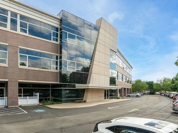 290 Pleasant St 220, Watertown MA 02472