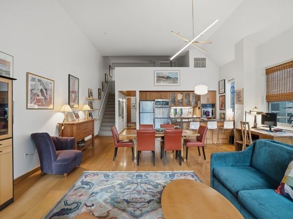 290 Pleasant St 220, Watertown MA 02472